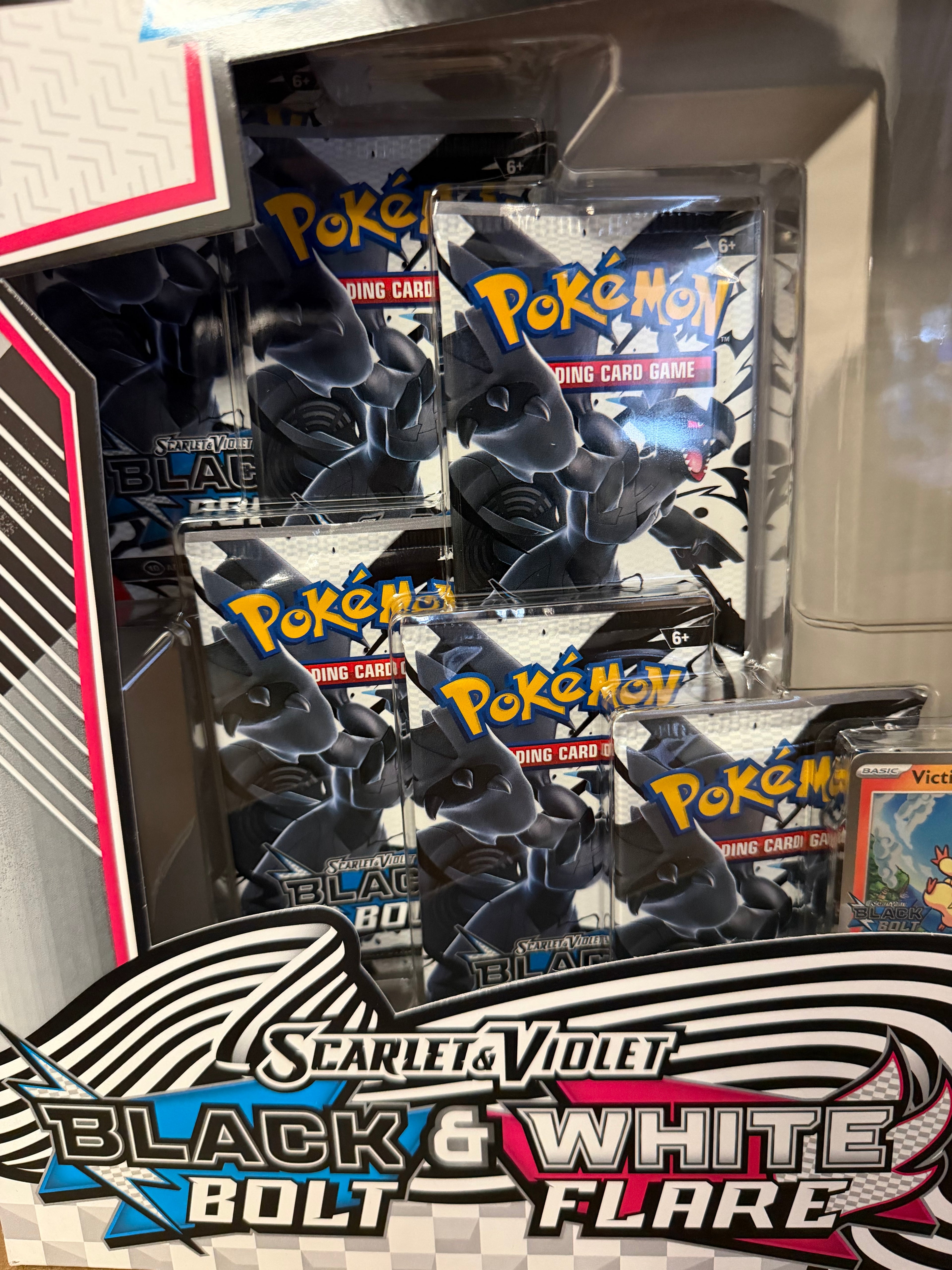 Pokémon TCG: Unova Heavy Hitters Premium Collection