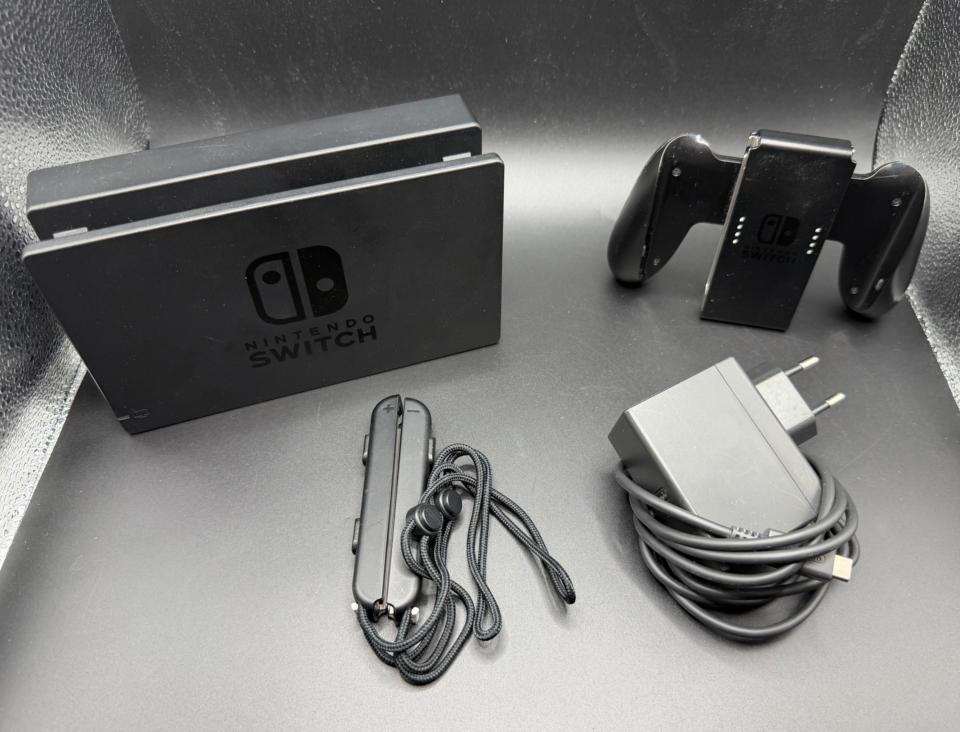 Nintendo Switch V2 – Komplett spelkonsol med tillbehör