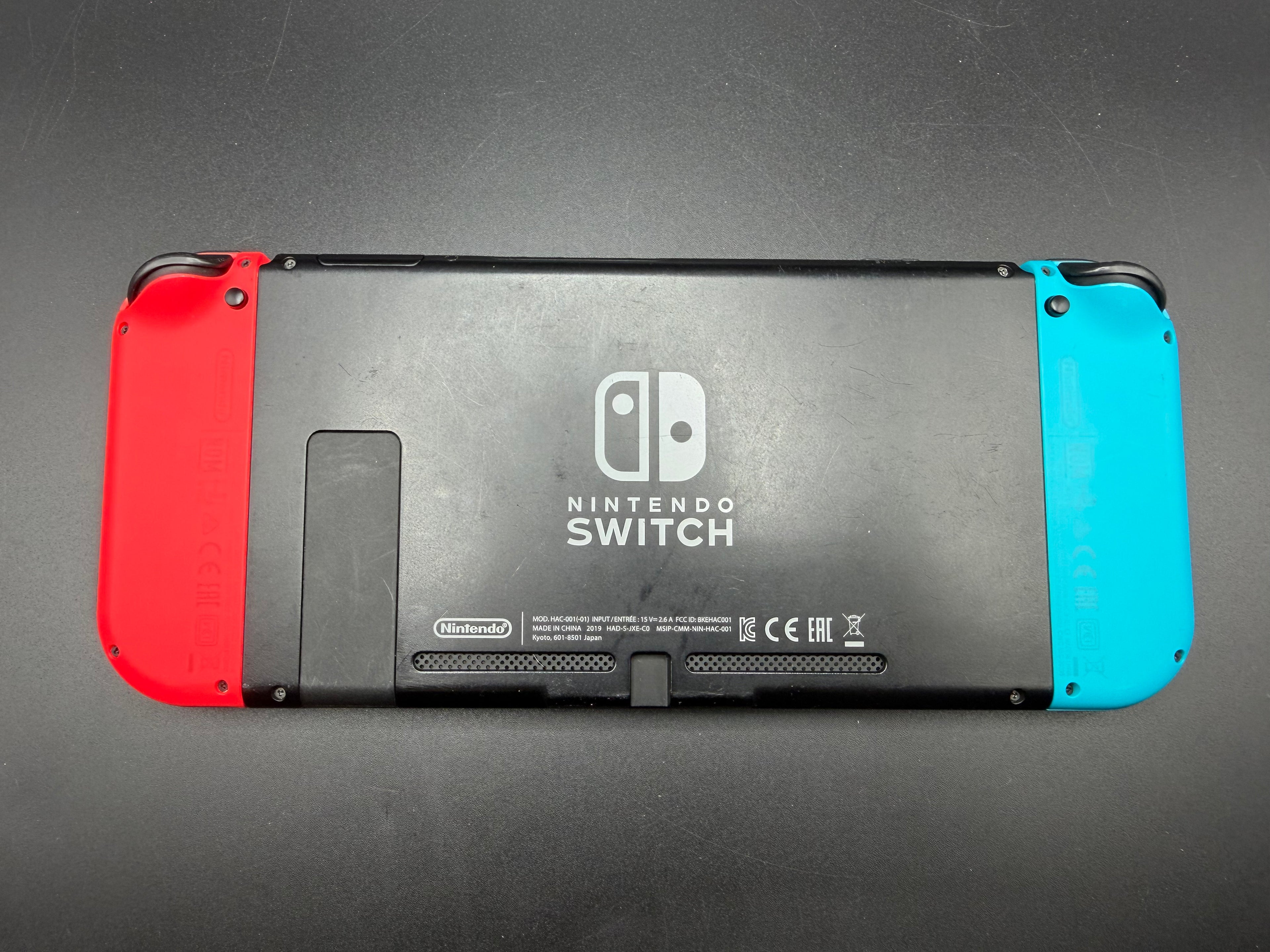 Nintendo Switch V2 – Komplett spelkonsol med tillbehör