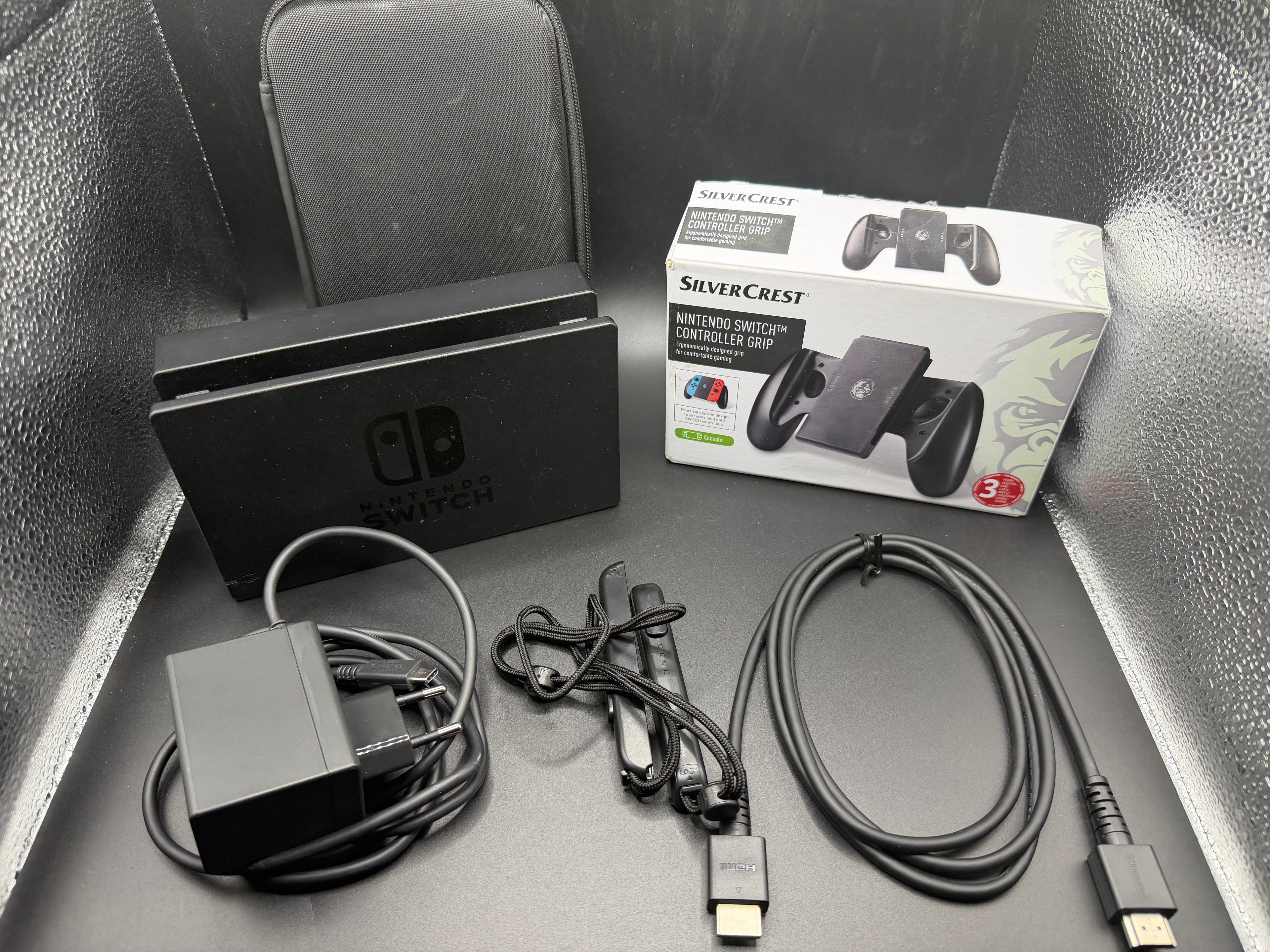 Nintendo Switch V1 – Komplett spelkonsol med tillbehör